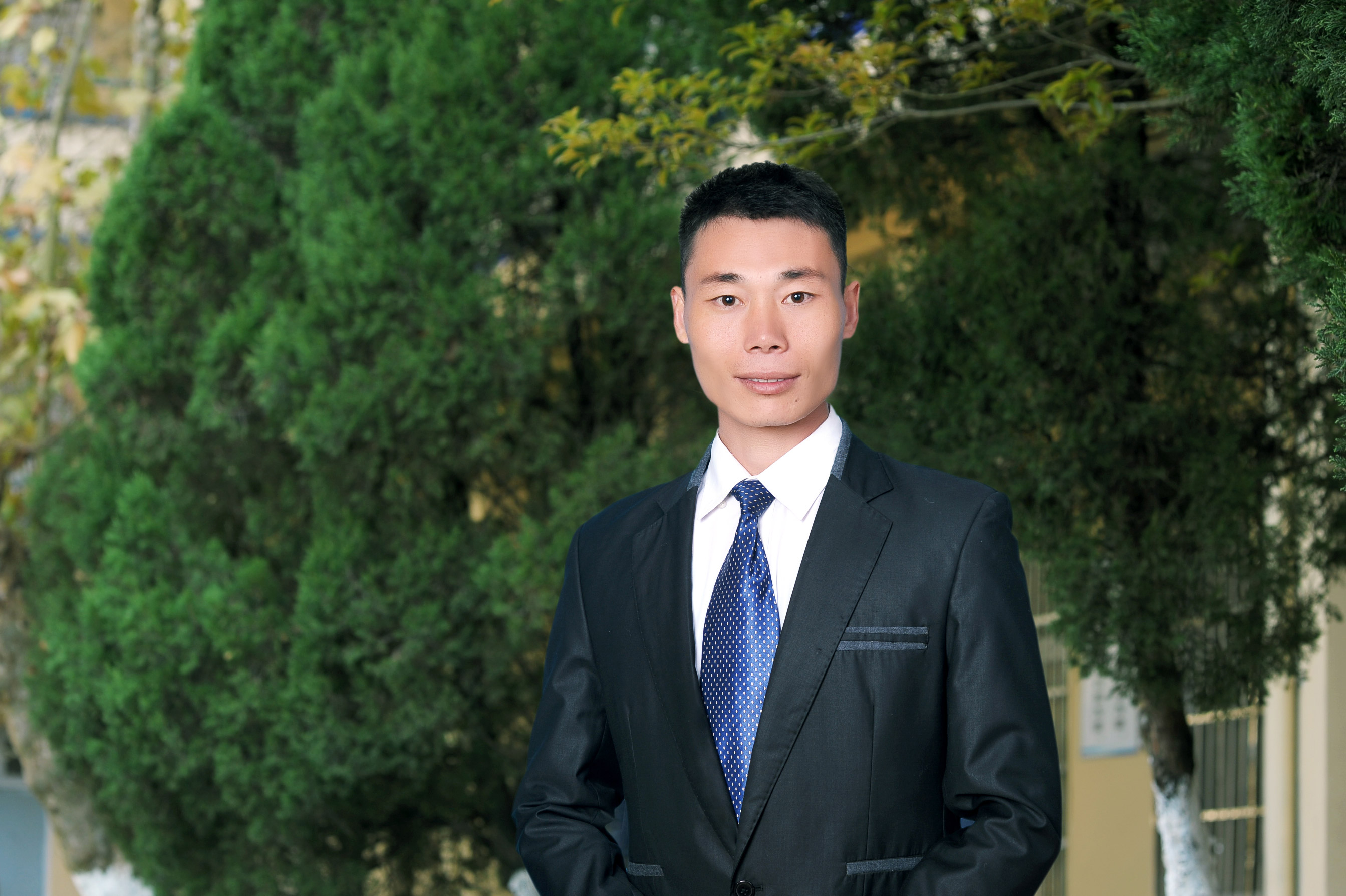 德育副校长：冯利委